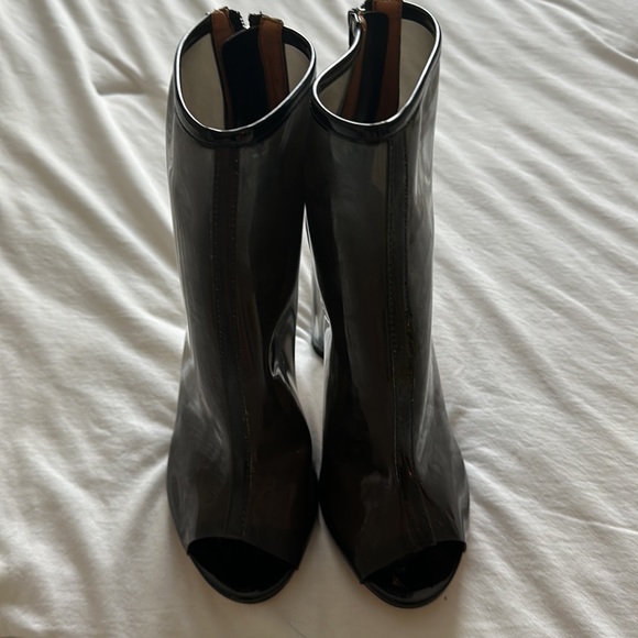 Cape Robbin Bootie. Size 6.5. - Picture 3 of 4